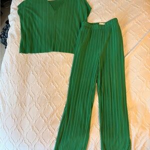 Oak and Fort Green Pleated Wide-Leg Pants - Women's Jumpsuit Set